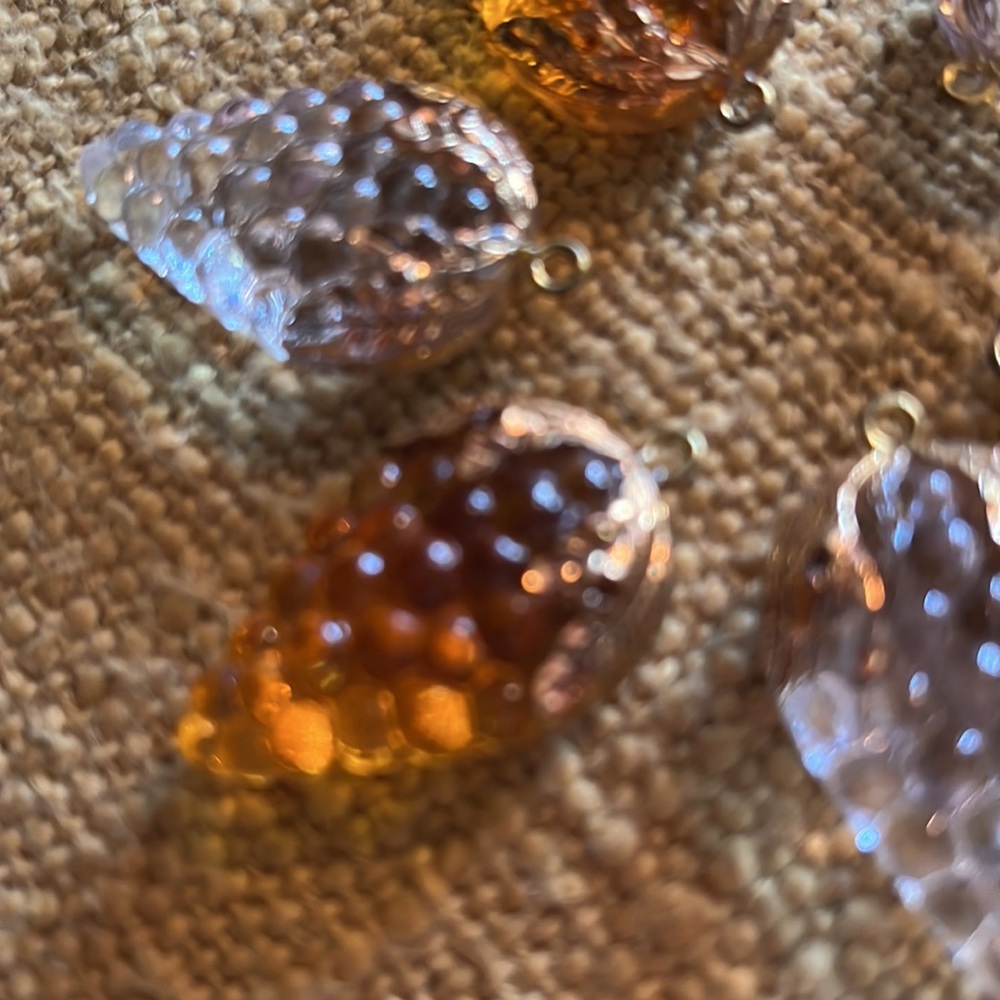 Raspberry crystal beads. - Picture 3 of 8